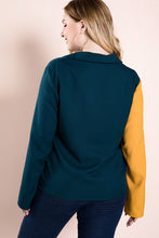 Load image into Gallery viewer, Plus Size Color Block Contrast Top