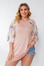 Load image into Gallery viewer, Plus Contrast Floral Raglan Sleeve Top
